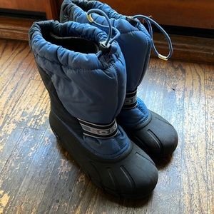 Sorel snow boots for kids size 5